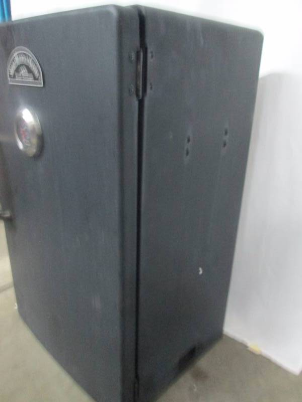 lot 55 image: Landmann 26 Electric Smoker