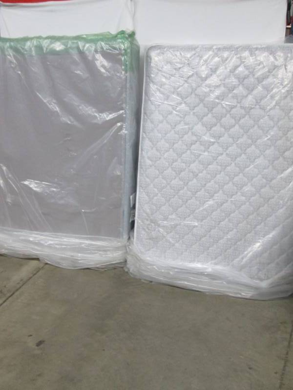 lot 3 image: Serta Full Mattress and Box Spring