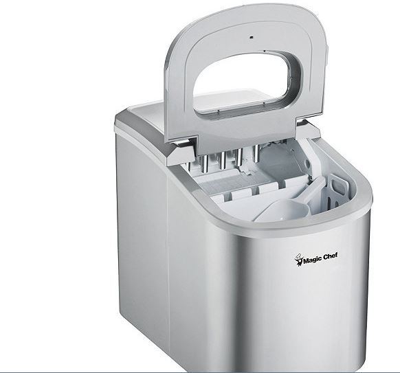 lot 173 image: Magic Chef Portable Ice Maker Silver