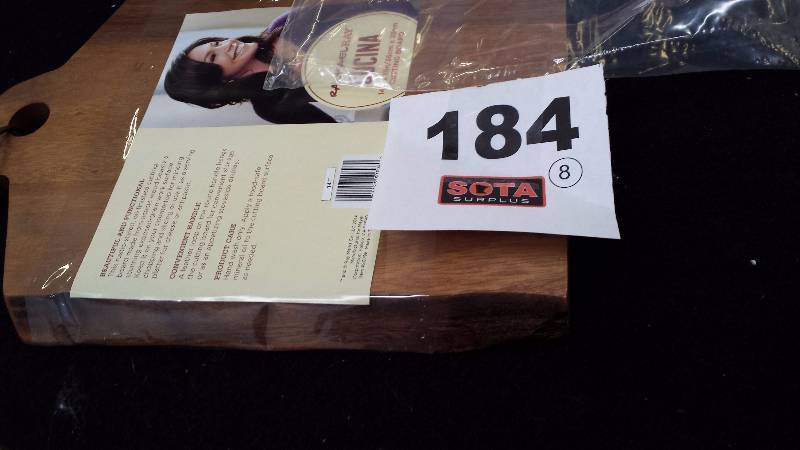 lot 184 image: Rachael Ray Cucina 14 x 11 Wood Cutting Board