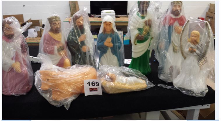 lot 169 image: General Foam Home for the Holidays 22-inch 12-Piece Nativity Set