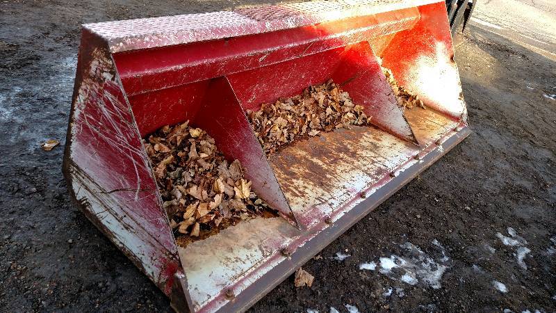 8 Skid Loader Bucket, Bolt-On Cutt...