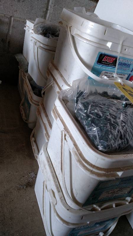 Approx. 19000 Green Screws...