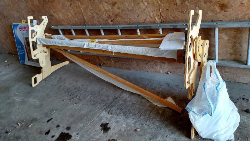 lot 464 image: Professional Z44 Quilting Frame...