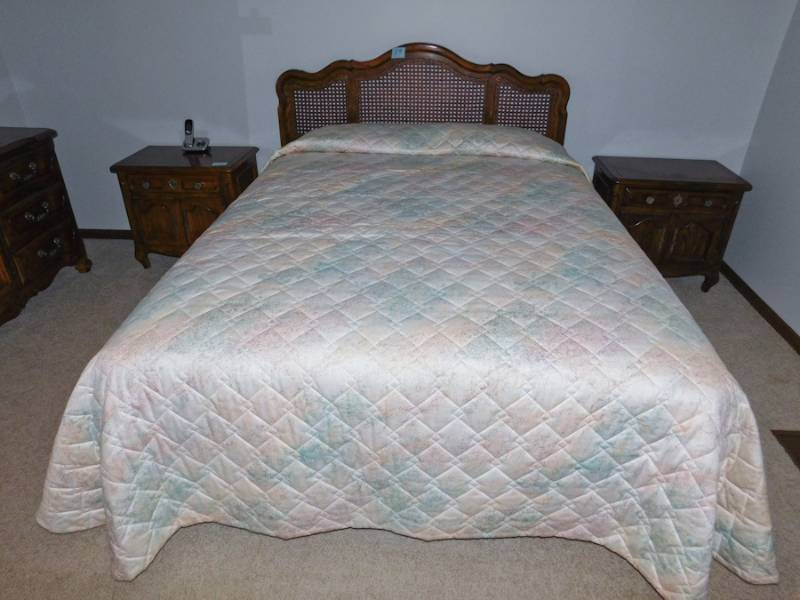 lot 29 image: vintage Queen size Headboard & frame
