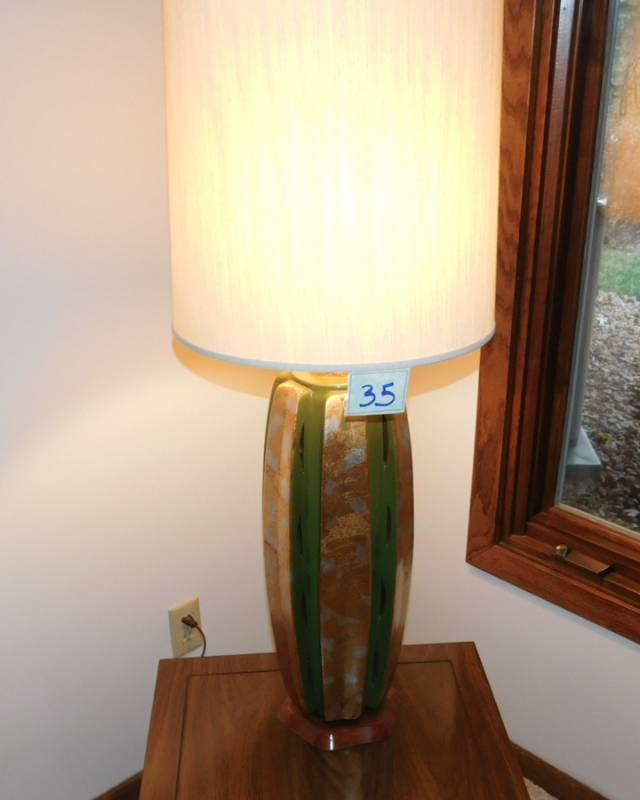 lot 35 image: very nice vintage green and gold table lamp this one is very interesting