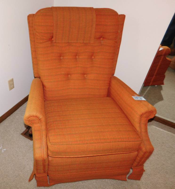 lot 43 image: vintage orange tweed fabric recliner in bed room very light use