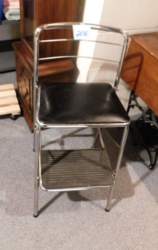 lot 206 image: stool with steps