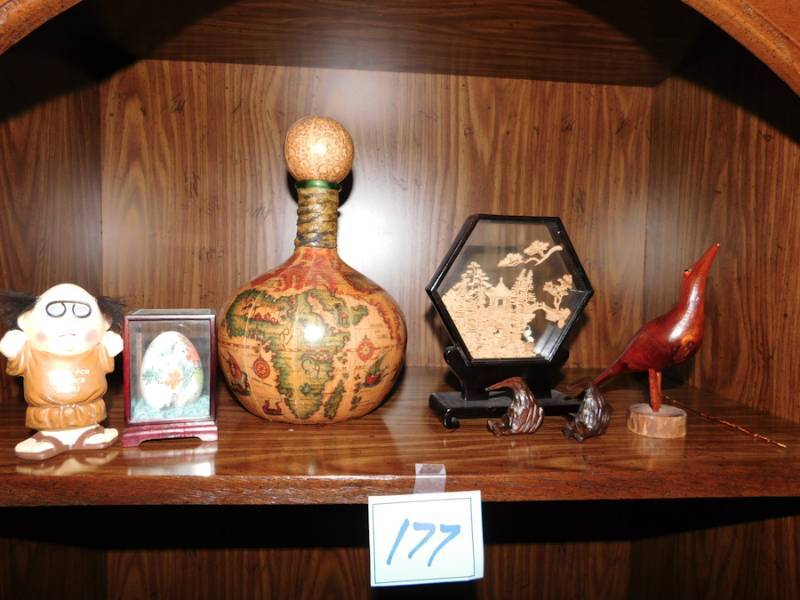lot 177 image: lot of collectible items decorative please see photos