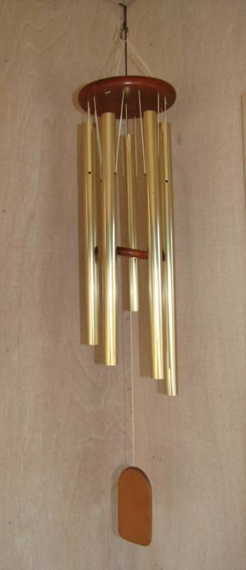 lot 50 image: wind chime large