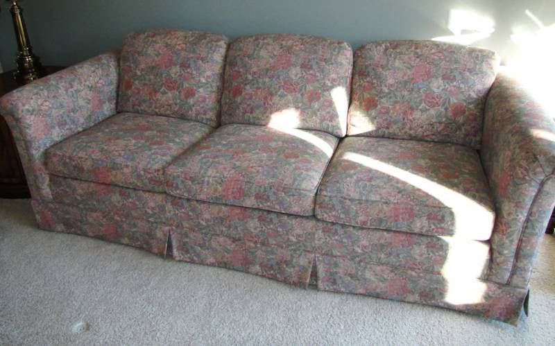 lot 7 image: Fabric Sofa  Couch