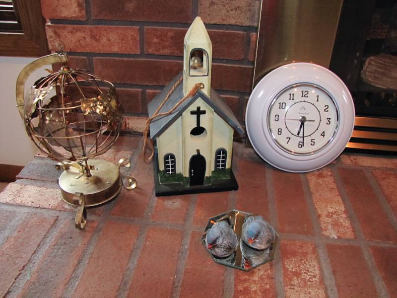 lot 164 image: home decor collectible items