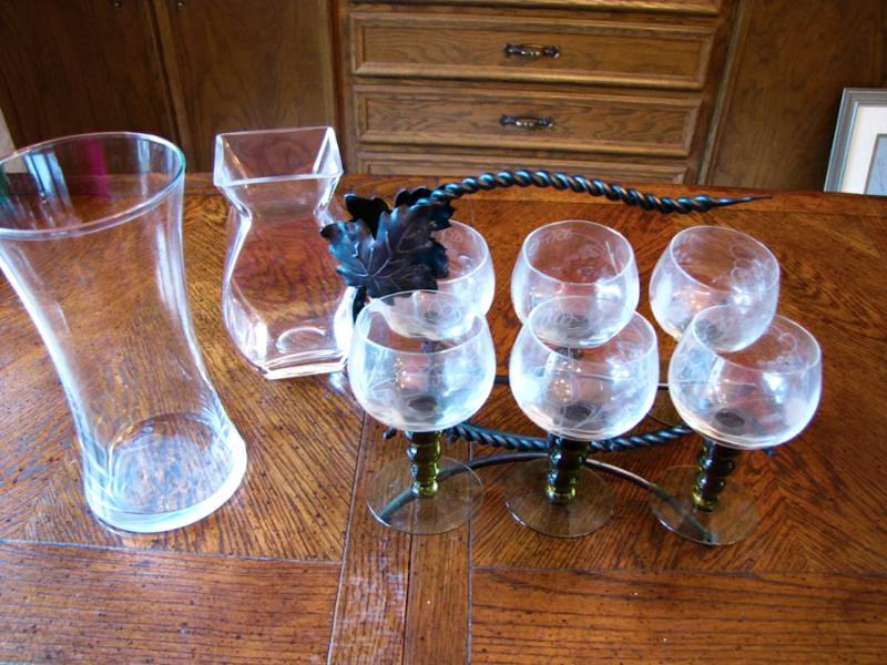 lot 106 image: two glass vases and set of glasses with a metal carrier