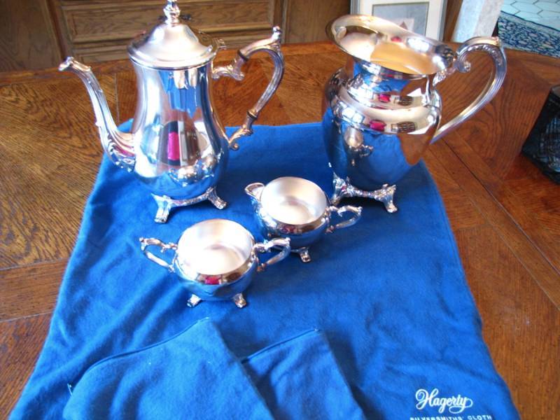 lot 121 image: silverplate coffee pot, teapot creamer and sugar