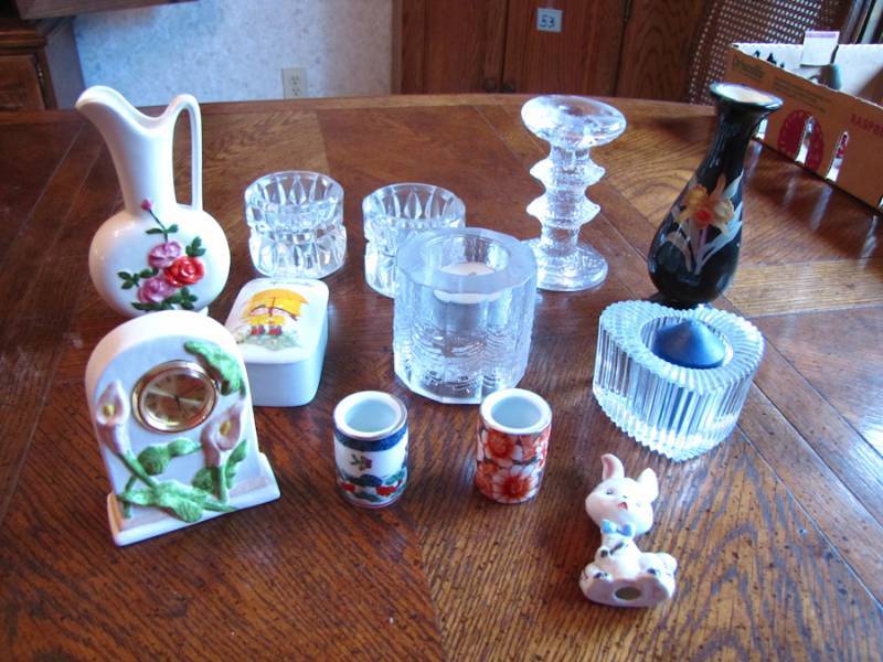 lot 67 image: vintage decorative glass & more