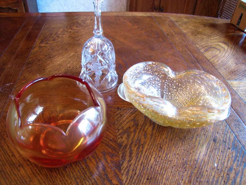 lot 72 image: three glass items bubble bowl, pink bowl and a bell