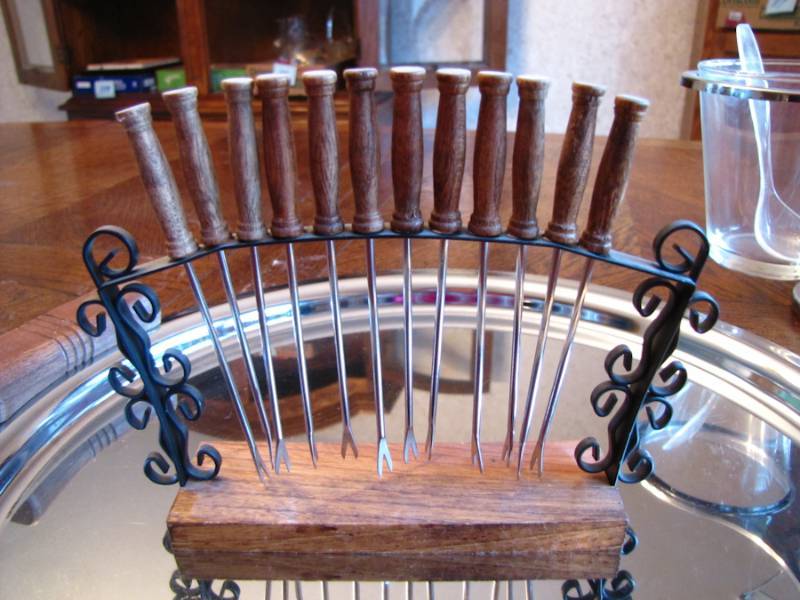lot 74 image: vintage mid century tray, horderves forks & more