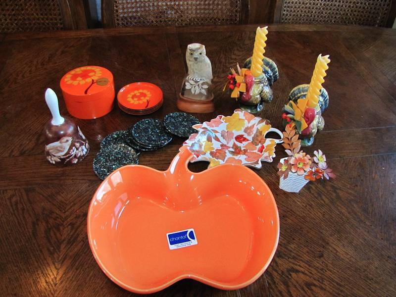 lot 80 image: October November fall themed items