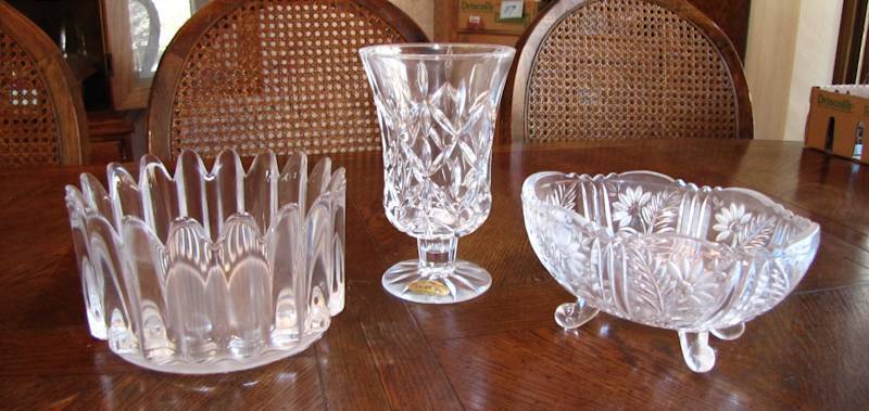 lot 92 image: three crystal pieces footed bowl bowl and stem ware