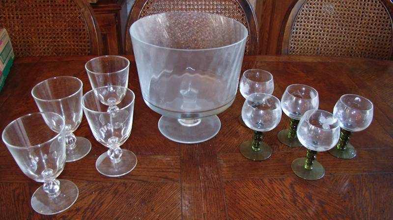 lot 91 image: fruit bowl and wine glasses