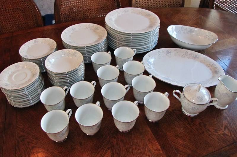 lot 97 image: Noritake concert pattern china set