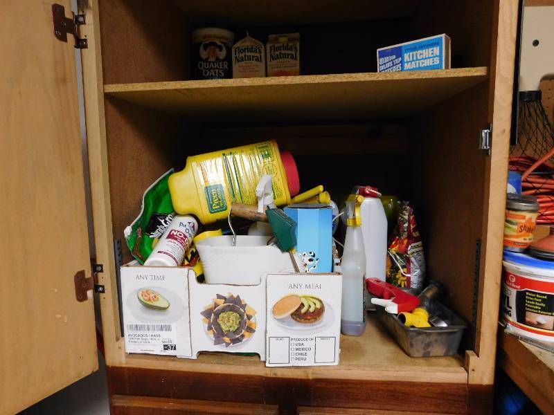 lot 275 image: very large lot of garden supplies and chemicals please see photos
