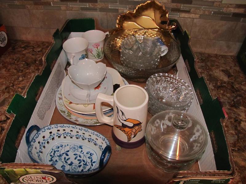 lot 150 image: red wing lotus bronze serving platter and other ceramic serving items and much more