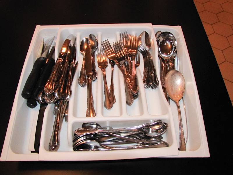 lot 322 image: drawer of nice silverware in great condition all one lot