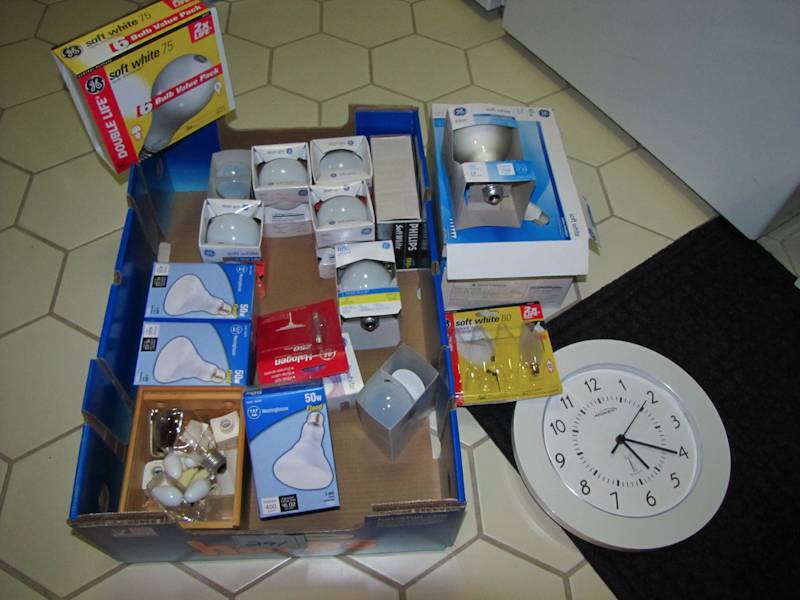 lot 291 image: large group of light bulbs all unused