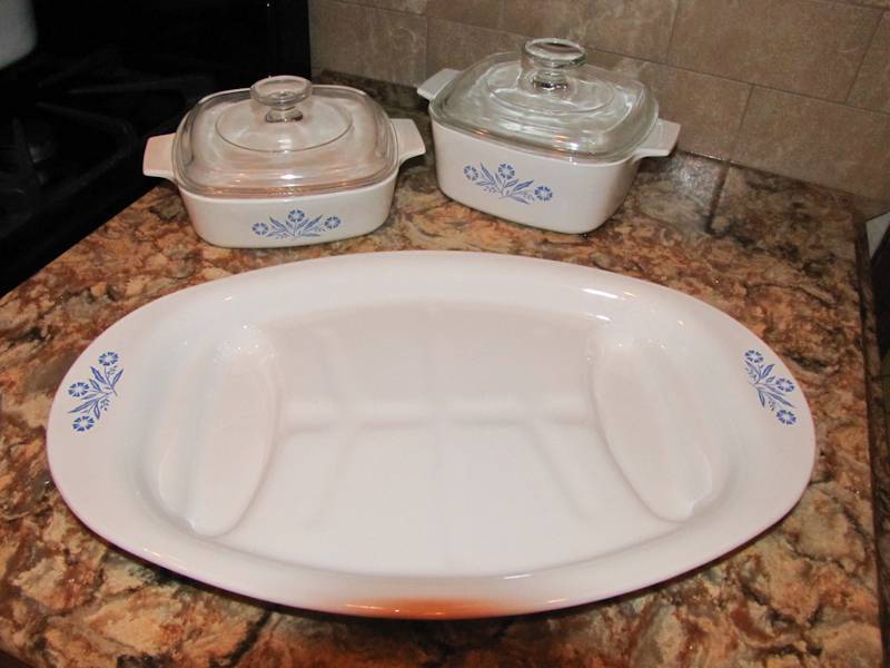 lot 324 image: corning ware one platter two casseroles with lids