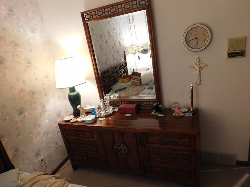 lot 124 image: Century nine drawer dresser and mirror beautiful piece