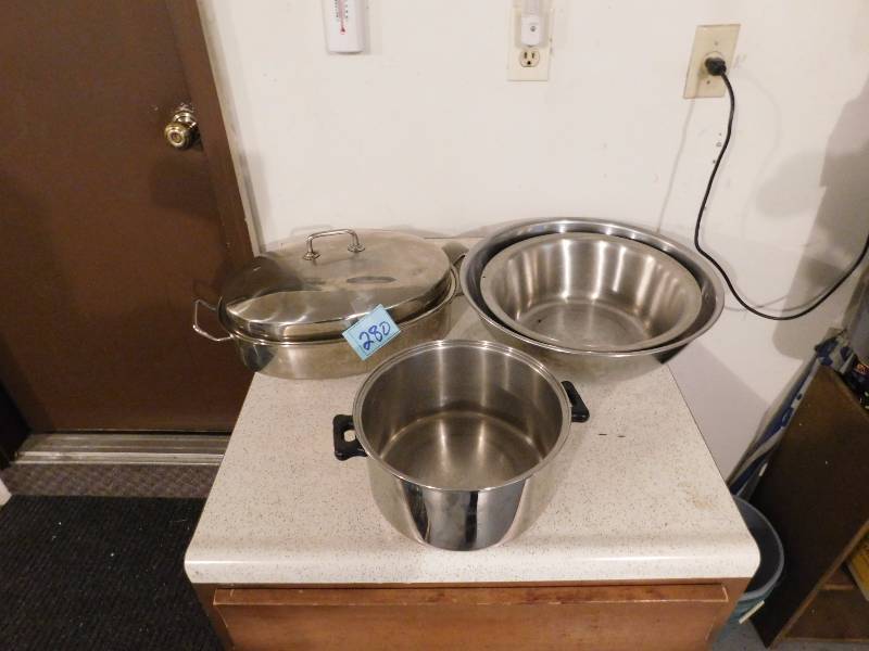 lot 280 image: stock pot two metal mixing bowls and covered stainless dutch oven