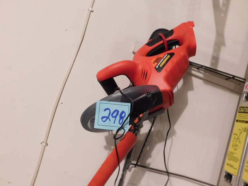 lot 298 image: black and decker hedge hog trimmer