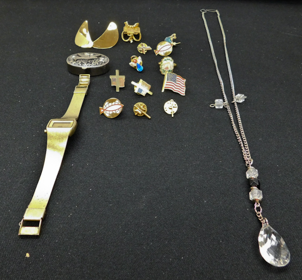 lot 353 image: mixed lot of pieces Seiko watch metal trinket box