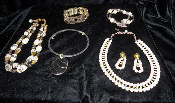 lot 341 image: costume jewelry lot unsigned