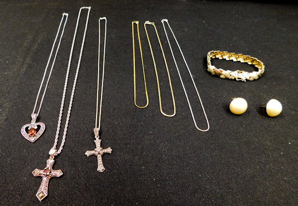 lot 338 image: 6 necklaces, bracelet and pair of earrings all marked .925