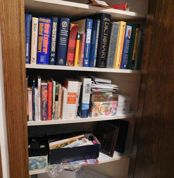 lot 358 image: this is a closet lot of books and stationary greeting cards calendars and more