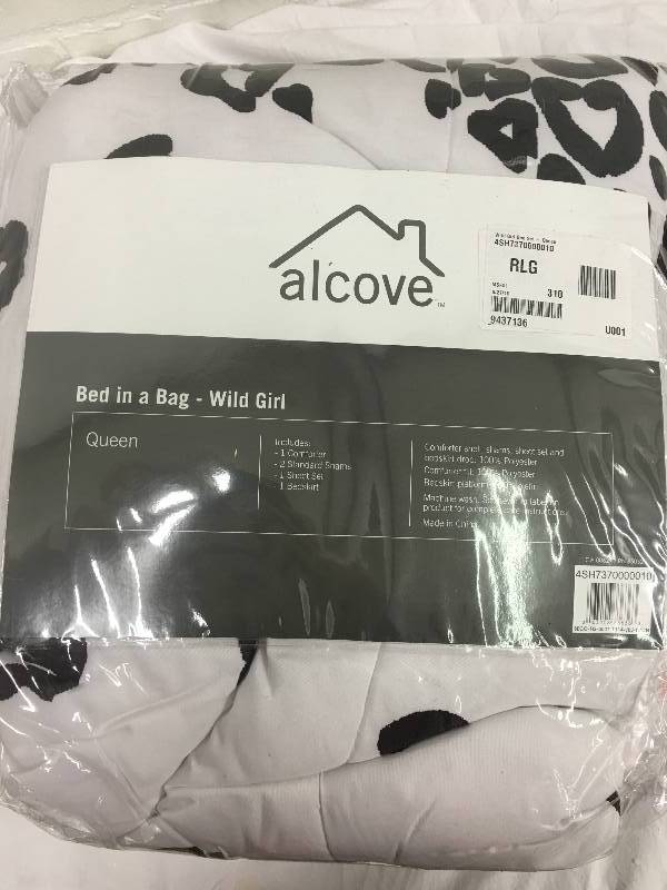 alcove Wild Girl 8-Pc. Comforter Set  Queen