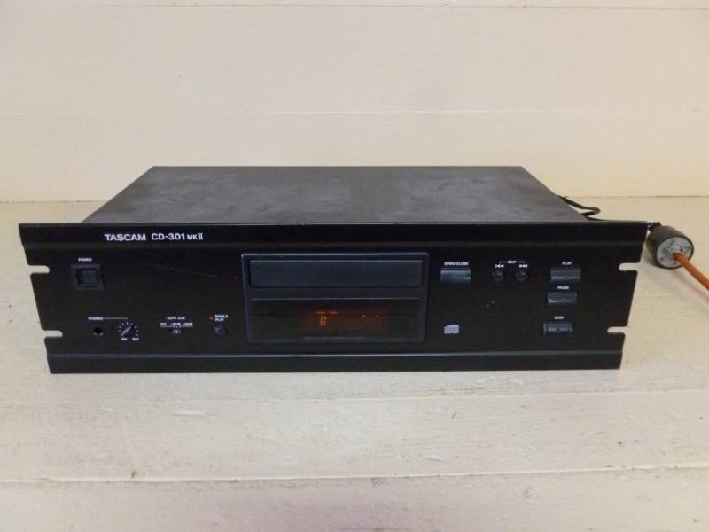 Tascam Compact Disc Player