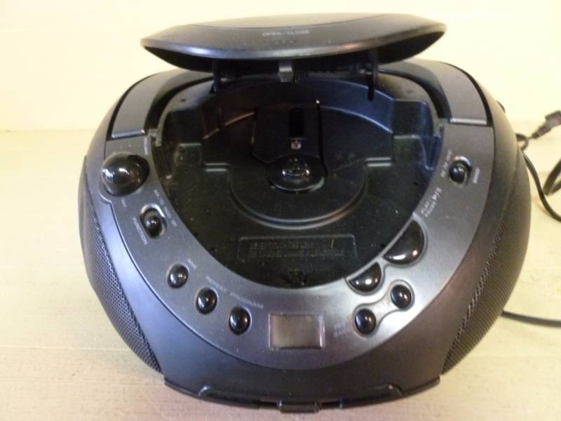 Shelf Radio