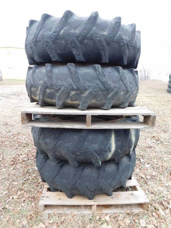 Solid Tires on Rims from Ingersoll Rand VR642