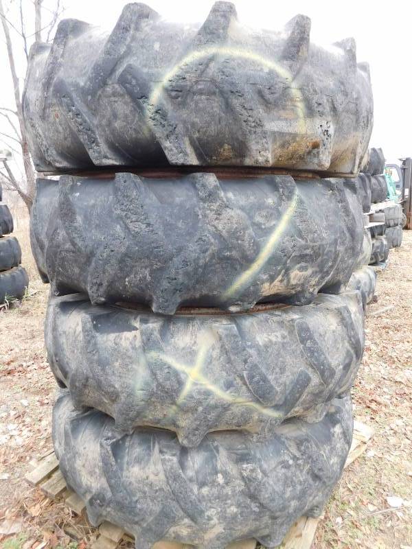 Solid Tires on Rims from Ingersoll Rand VR642