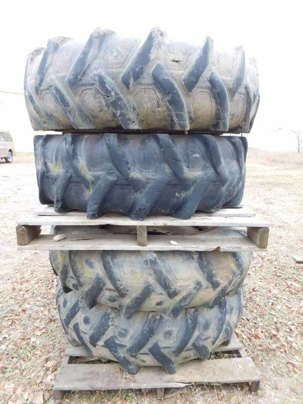 Solid Tires on Rims from Ingersoll Rand VR642