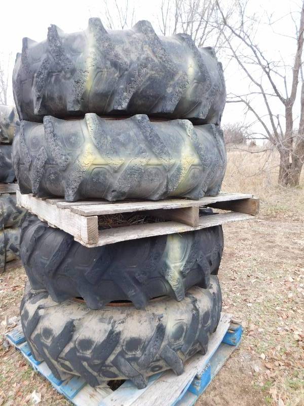 Solid Tires on Rims from Ingersoll Rand VR642