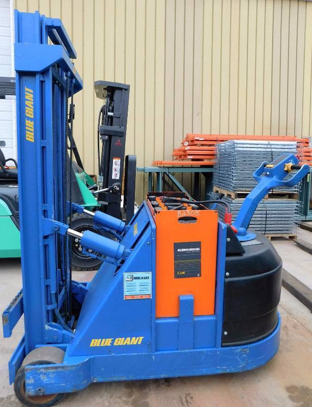 Blue Giant BGL30 3000lb Stacker forklift