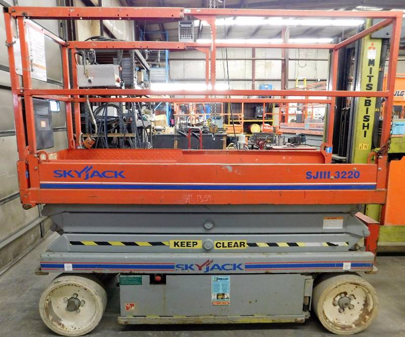 Skyjack SJIII 3220 Manlift Scissor Lift