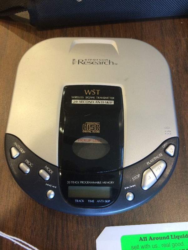 Digital Anti Skip CD Player wFM Transmitter - works fine