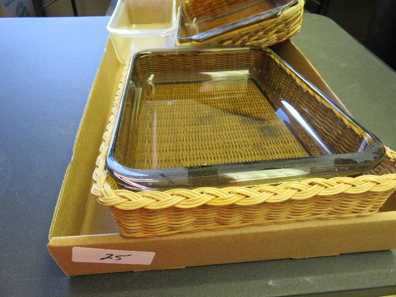 Bakeware with carry case