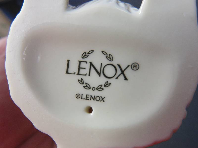 Lenox, Rabbit with egg