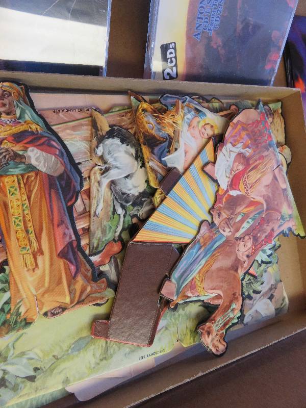 Old marbles, Christmas manger set